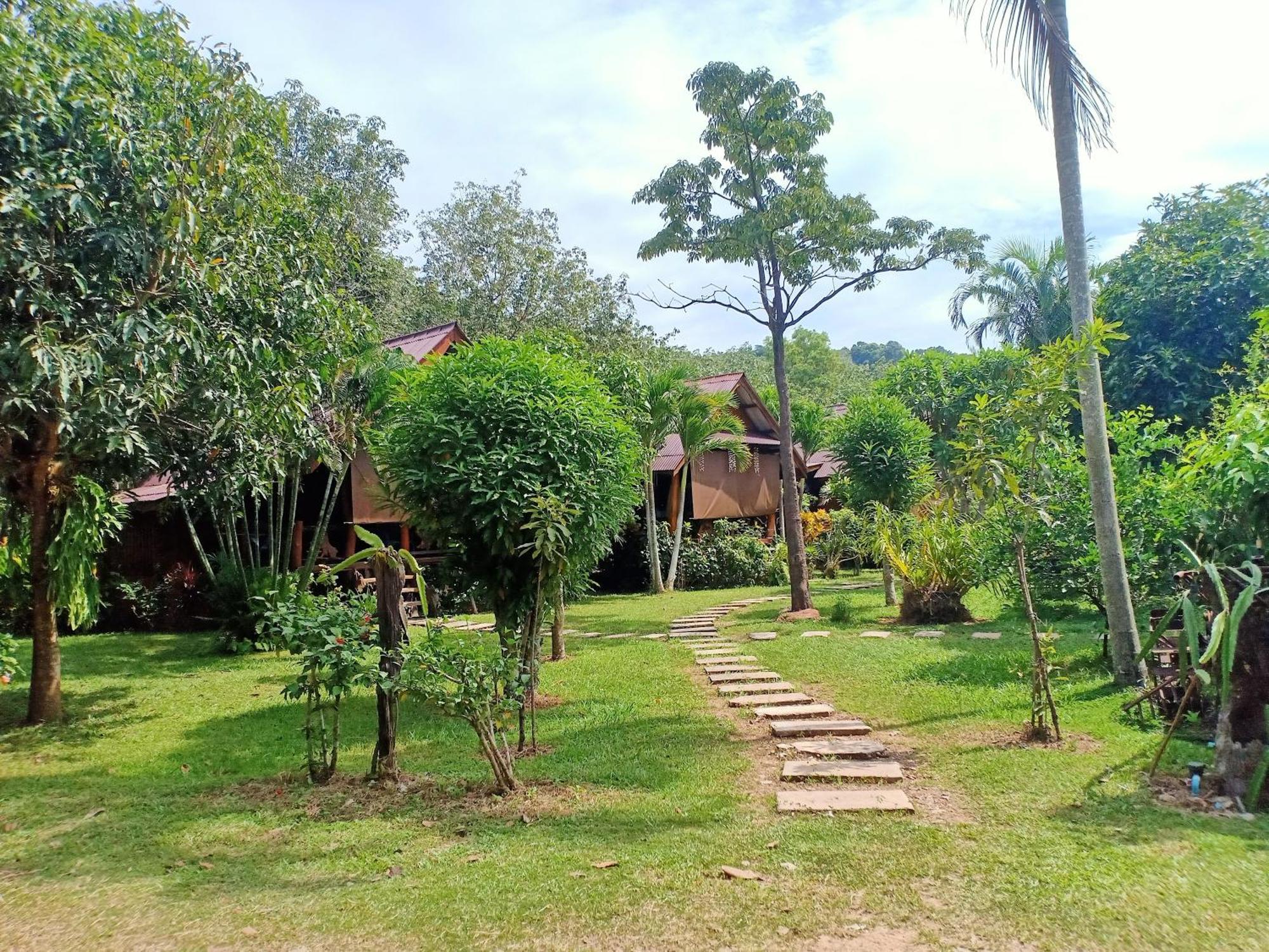 Friendly Koh Jum Hotel Kültér fotó